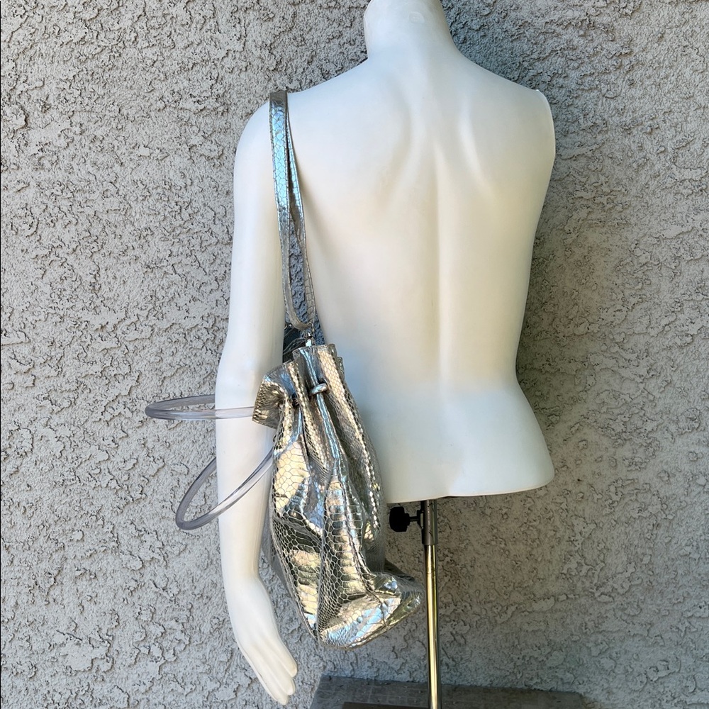 Silver Metallic Shiny Snakeskin Patterned Women's Shoulder Bag Purse Pocketbook - Picture 3 of 10